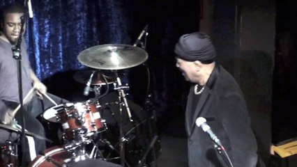 Roy Ayers Live - Searching