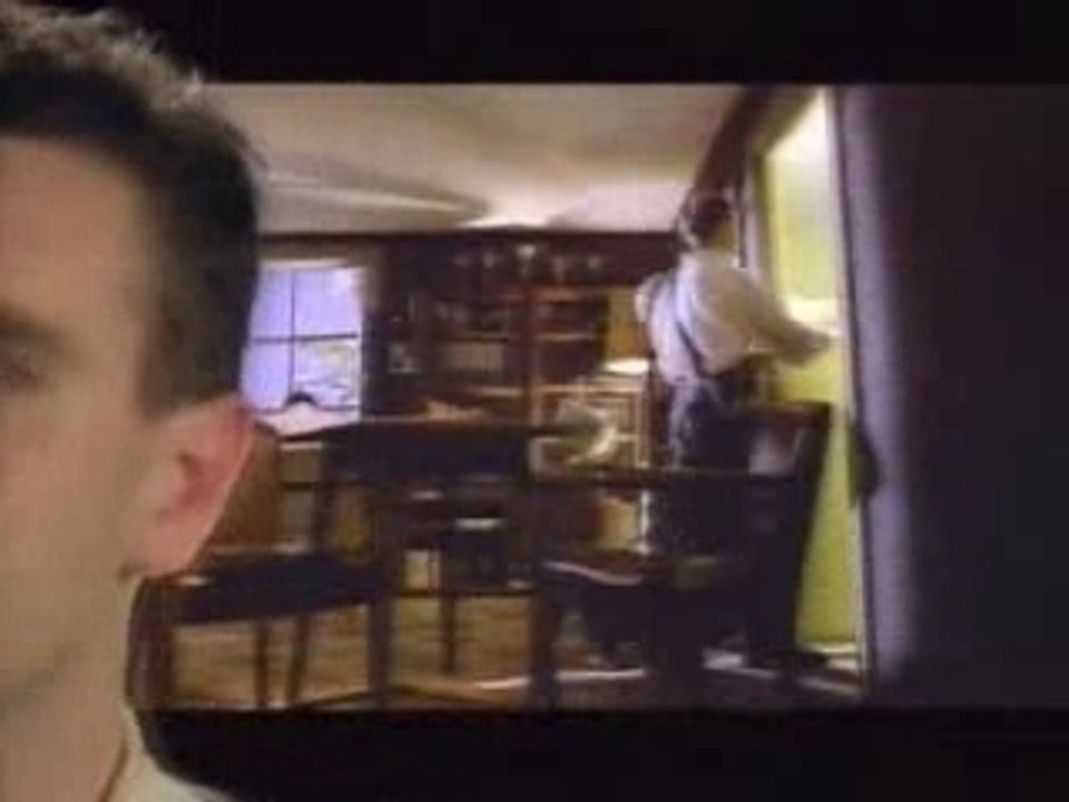 crowded house"don't dream it's over"