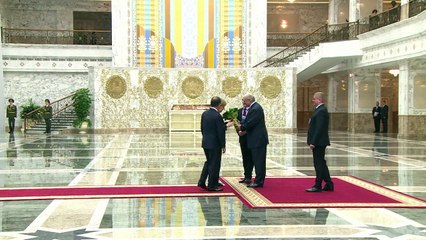 Líderes chegam à cúpula de Minsk sobre conflito na Ucrânia