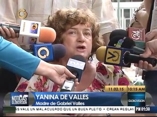 Madre de dirigente estudiantil le pide que abandone la huelga de hambre