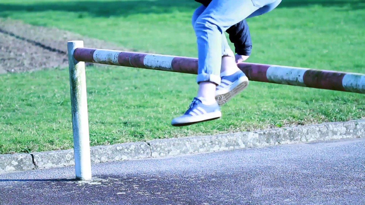 Lecture de la petite communiste qui ne souriait jamais de Lola Lafon