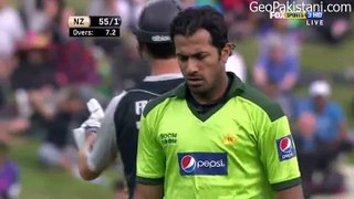 New Zealand v Pakistan - 2nd T20 - 28th Dec 2010 - 1st Innings-01