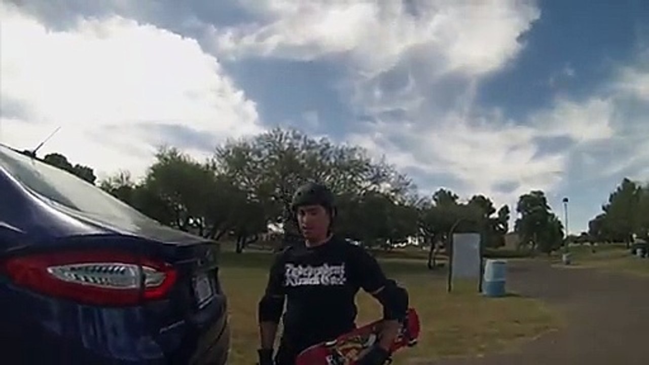 Ce fan de skate a dû tout réapprendre après sa double amputation !