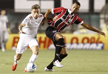 Goleiros brilham na Vila e San-São não sai do zero