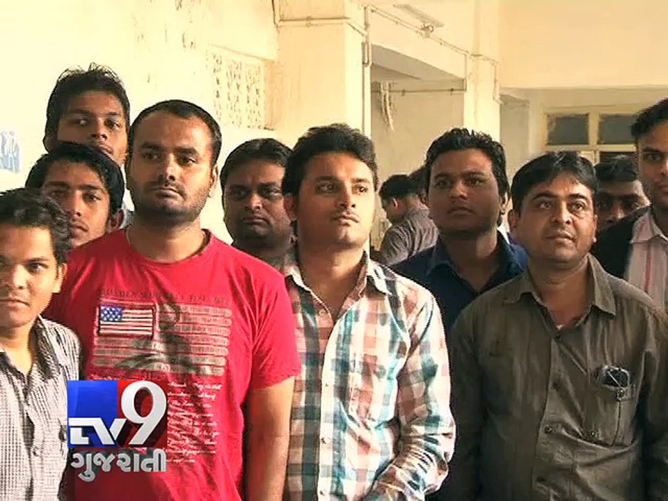 Vadodara: Computer operators on pen down strike - Tv9 Gujarati