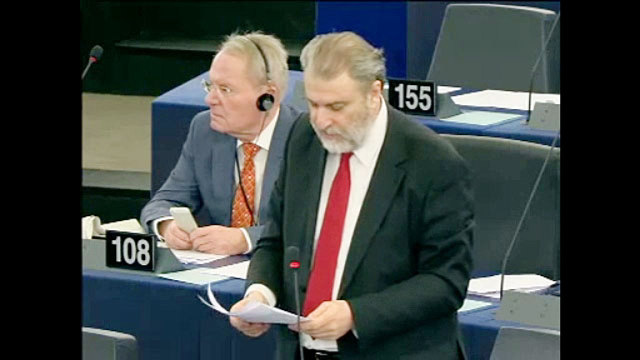 Νότης Μαριάς σε Βέμπερ: Δεν περνάνε οι συκοφαντίες σου κατά του Ελληνικού λαού