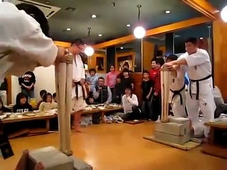 Лоу-киком ломает биты! Бойцу не больно