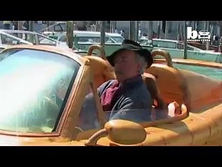 Dunya News - Homemade Wooden Ferrari Makes Waves In Venice