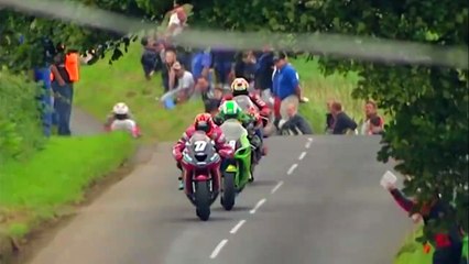 Énorme frayeur à plus de 200 km/h à moto !