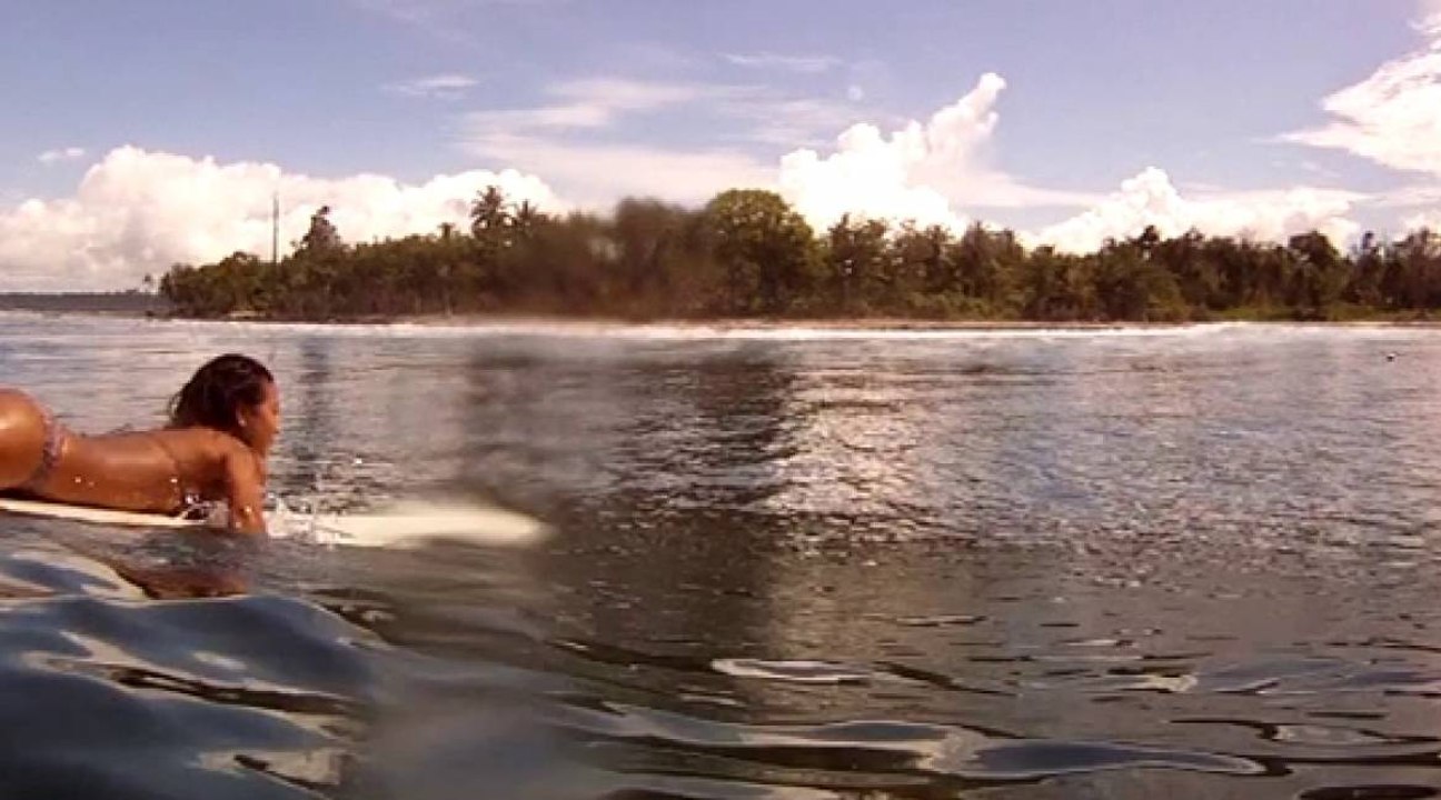 Roxy Indonésie Trip 2011 - Lee-Ann Curren, Sally Fitzgibbons, Rosy Hodge...