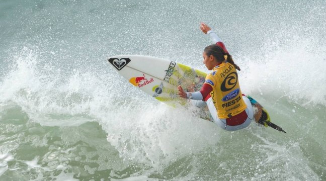 Sally Fitzgibbons conserve son titre à Bells Beach
