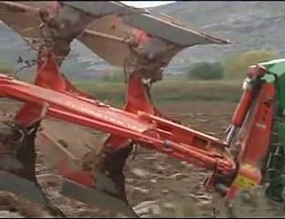 Στον υπουργό οι αγρότες των μπλόκων. Πόλεμος μεταξύ θεσμικών και εξωθεσμικών για την εκποσώπηση