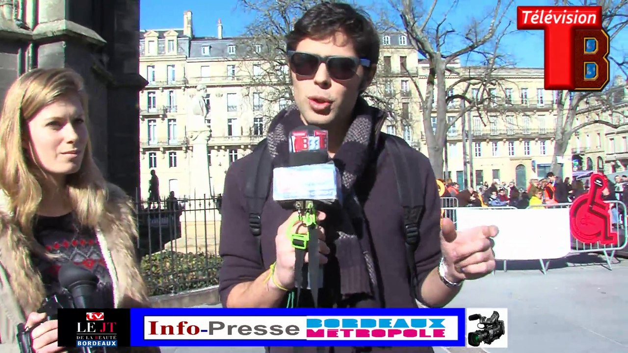 place pey Berland c'est tenus un micro trottoir interview de mathieu  salaberry le thème connaitre son génome.
