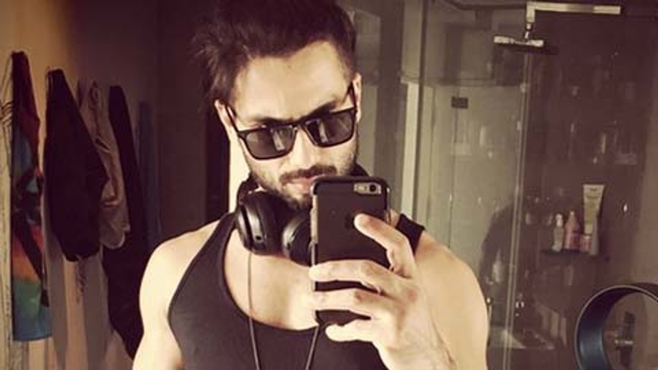 WOW! Shahid's Stylish Ponytail Look I Shandaar