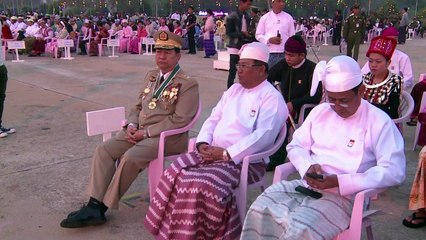 La Birmanie fête son unification, mais la paix reste loin