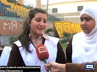 Dunya News - Peshawar: Girls plays tug of war