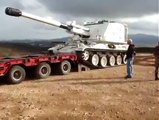 Un chargement de tank un peu délicat