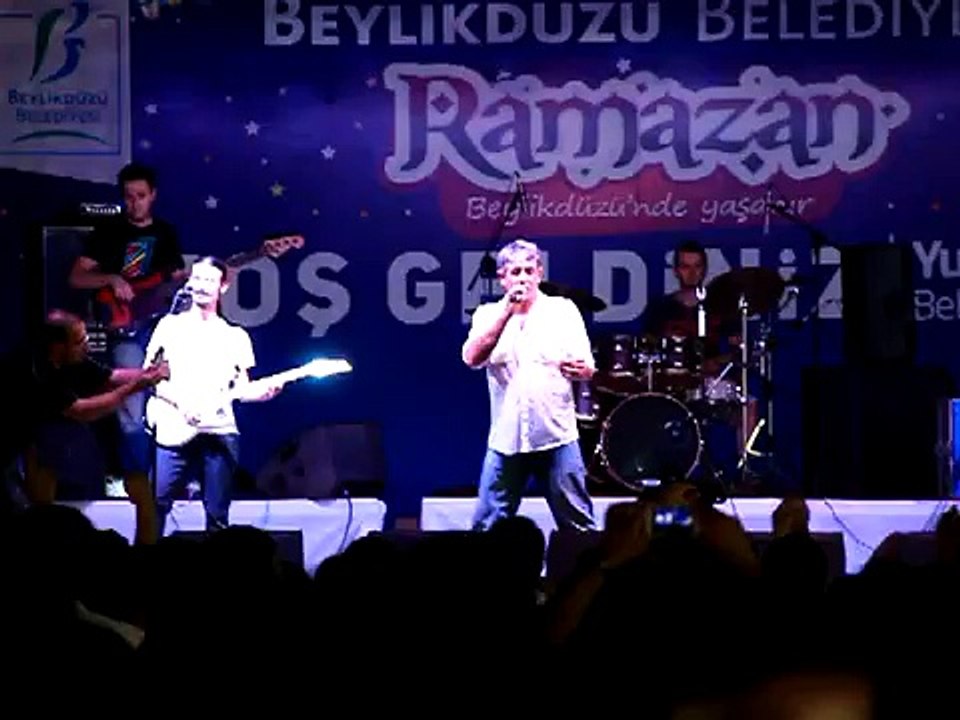 Murat Göğebakan'ın efsane İstanbul konserinden Vazgeçilmiyor 2012