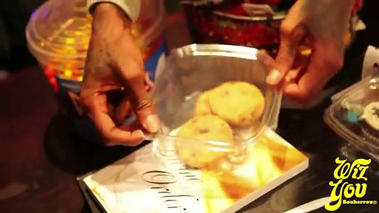 Wiz_Khalifa_&_Snoop_Dogg_-_Smokin_On_feat_Juicy_J_[Official_Music_Video]