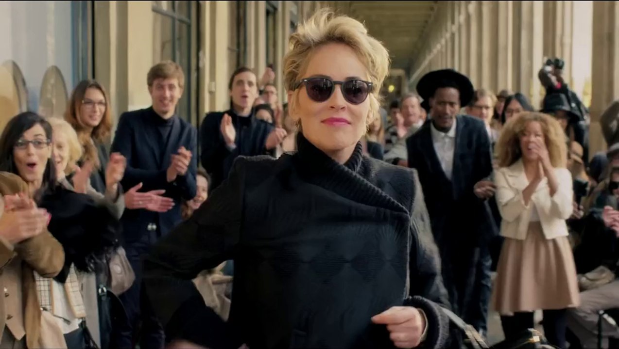 Sharon Stone en égérie Afflelou dans une pub imaginée par Luc Besson