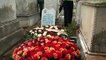 Une haie d'honneur pour Roger Hanin, enterré à côté de son père, près d'Alger