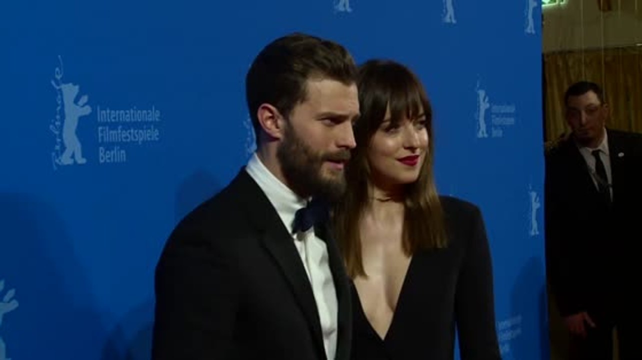 Jamie dornan und dakota johnson bei der fifty shades of grey premiere