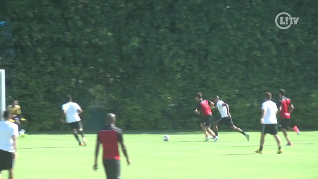 Golaço! Pato marca e mostra categoria em jogo-treino no Tricolor