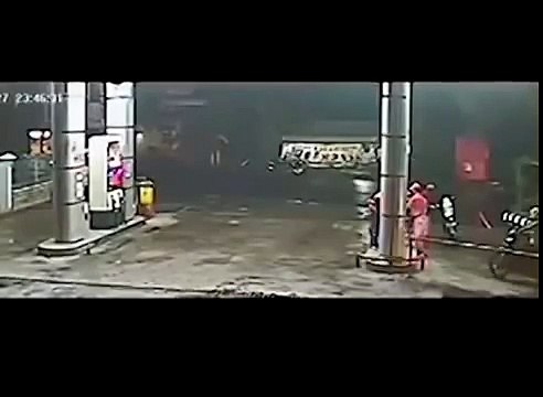 Bus Crashes into Gas station Lucky Escape