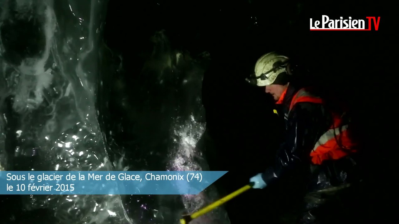 Un barrage sous le glacier de la Mer de Glace à Chamonix