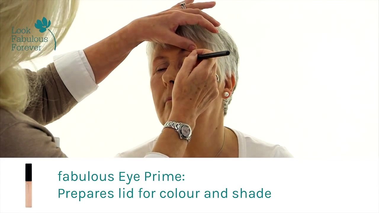 MakeUp Tutorial for Older Women: How to Apply Eye Makeup When You Wear Glasses