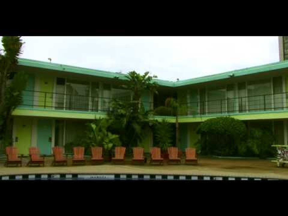 YELLE - Donuts, Ponies & Sushis.. A fleeting glimpse at YELLE's first world tour