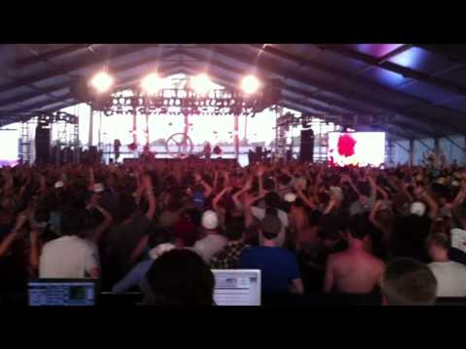 Yelle rocking Coachella 2011