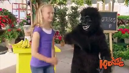 Gorilla Goes Bananas for Bananas!