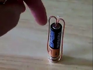 En Basit Motor Örneği - Pil ve Bakır Tel Deneyi