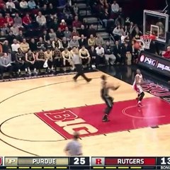 Myles Mack réussit l'exploit de faire un gros air-ball sur un layup non contesté