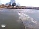 Il saute dans une rivière gelée pour sauver son chien. Héro du jour