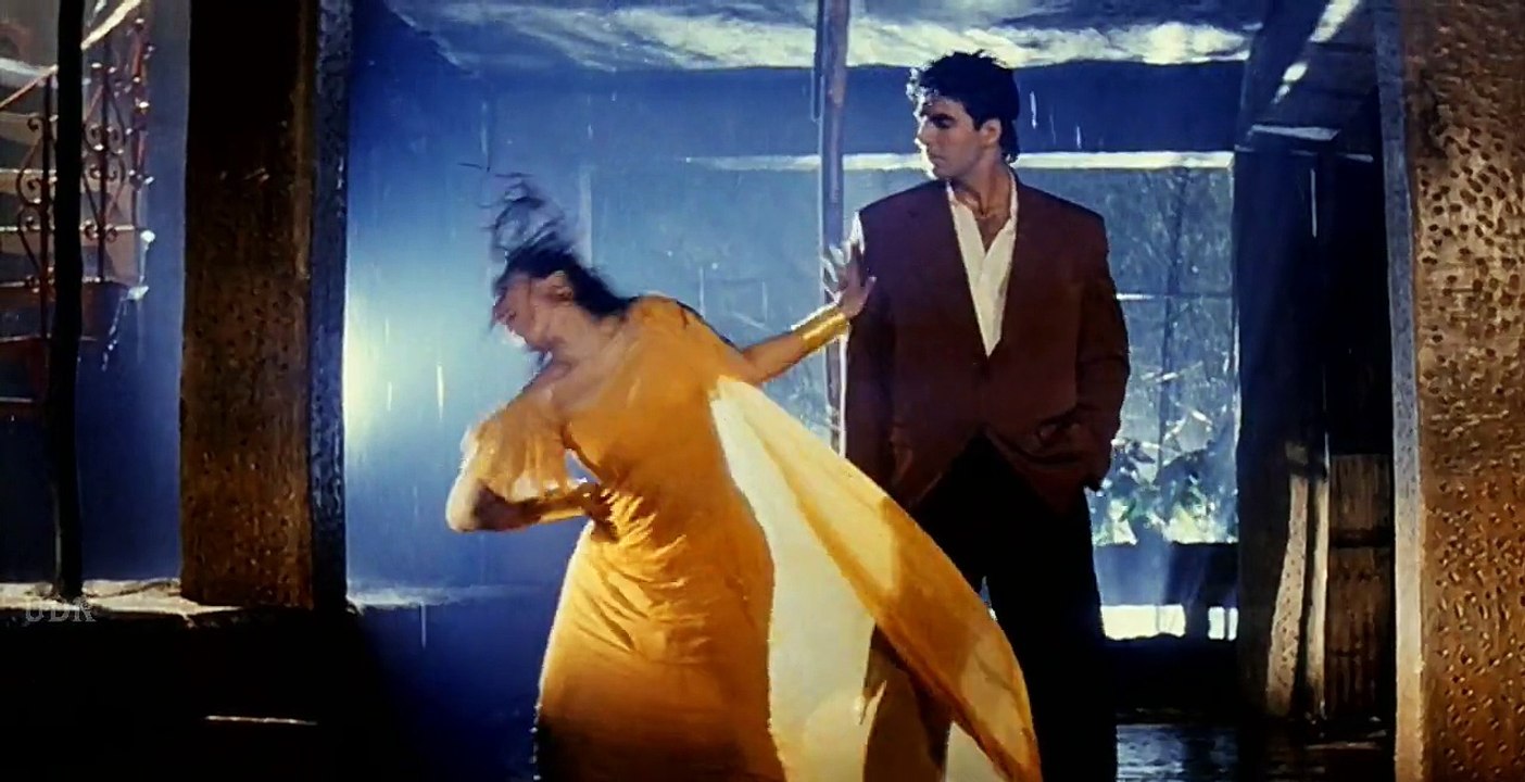 [RAVEENA TANDON]Mohra ~ Tip Tip Barsa Pani @