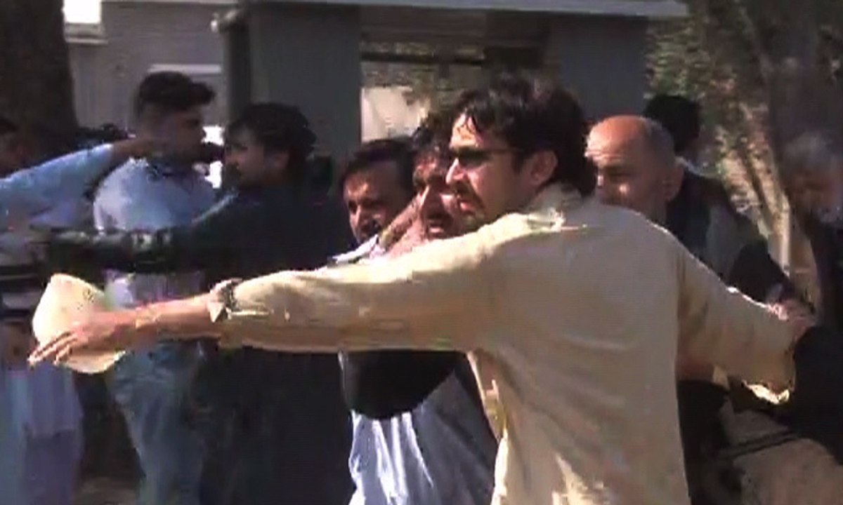 Several injured in blast near Peshawar Imambargah