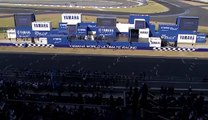 Valentino Rossi y Jorge Lorenzo compitiendo con Yamahas YZF-R3 en el circuito internacional Buriram de Tailandia