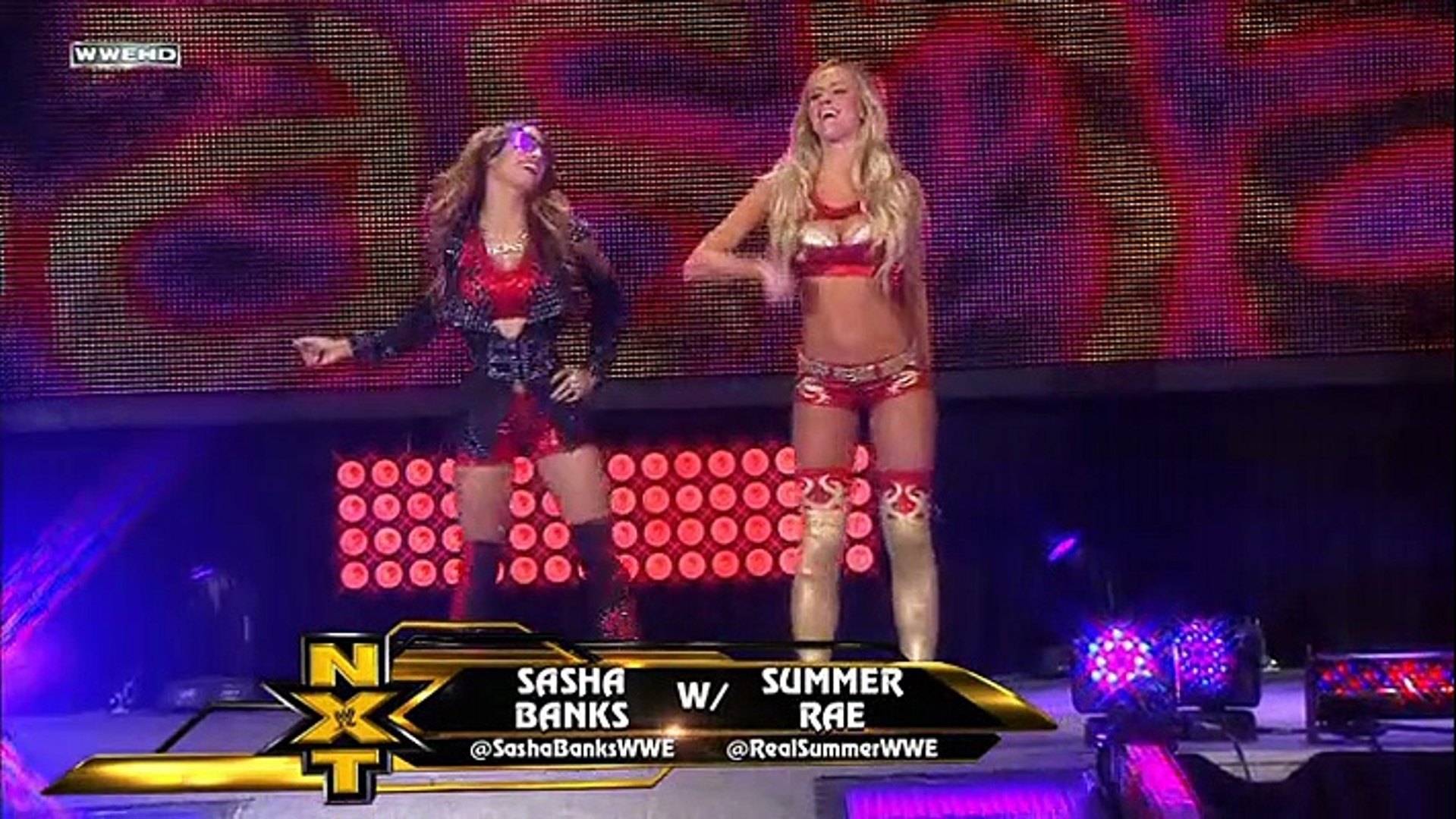 Sasha Banks (w/ Summer Rae) vs, Paige - video Dailymotion