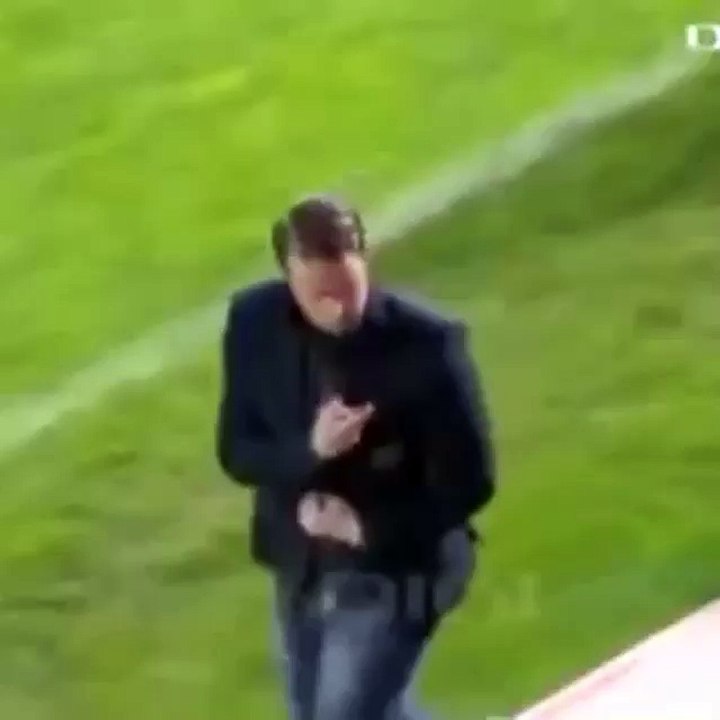 رسميا إدارة الهلال تعلن إقالة المدرب الروماني ريجيكامب من تدريب الفريق الكروي الأول وتعيين مواطنه ماريوس مدرب الفريق الأولمبي مدربا مؤقتا