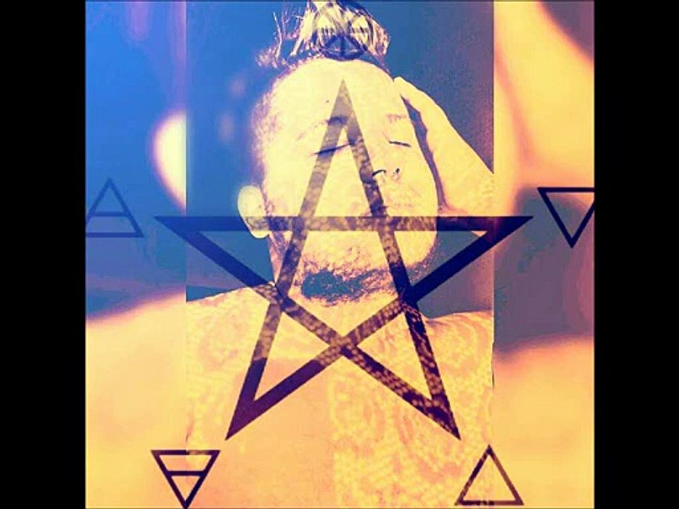 Bjork - Declare independence