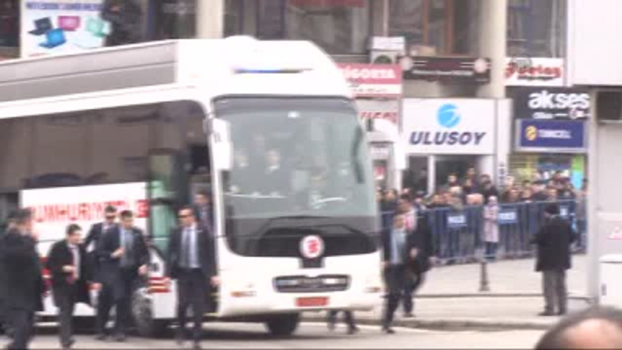 İşçiler, Davutoğlu'ndan Sorunlarının Çözümü İçin Destek İstedi