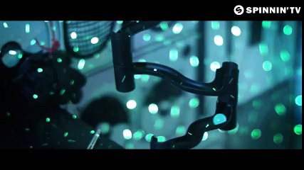 Don Diablo feat. Kris Kiss - Chain Reaction (Domino)