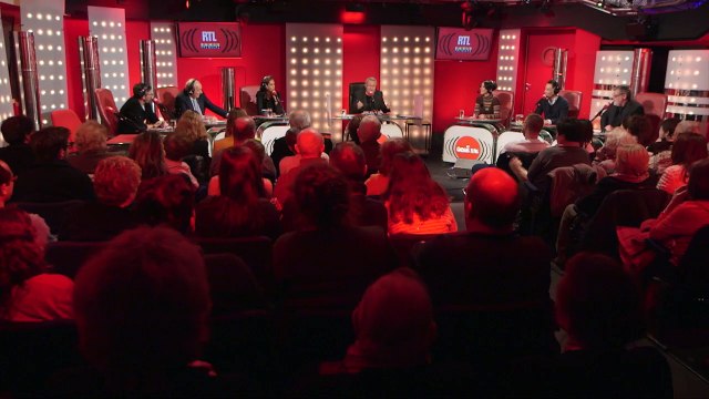 Eric Thomas nous offre des imitations dans Les Grosses Têtes