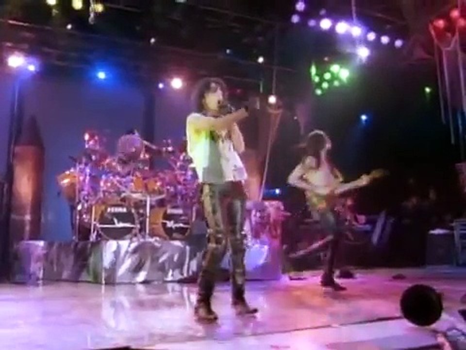 ALICE COOPER: Trashes The World - Muscle of Love