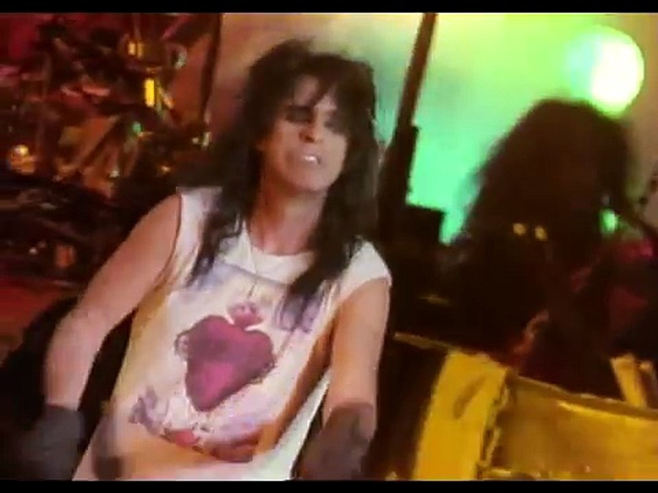 ALICE COOPER: Trashes The World - House of Fire