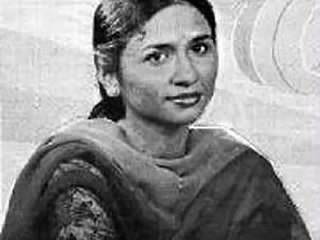 Ye Haath Salaamat Hain Jab Tak.. Faiz.. Nayyara Noor