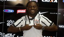 'A melhor do Brasil!' Love exalta torcida do Corinthians
