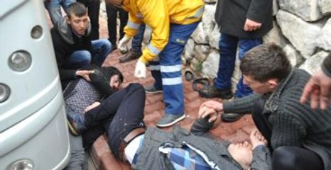 Kavga Ederken Niğde Kalesi'nin Duvarından Düştüler